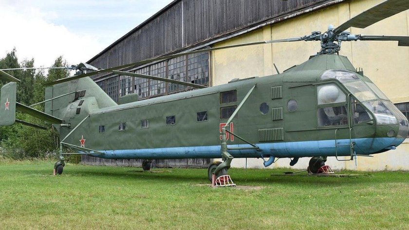 Як 24 и Чинук