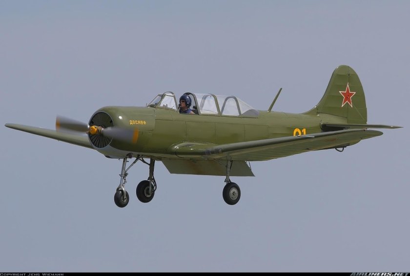 Самолет як 18а