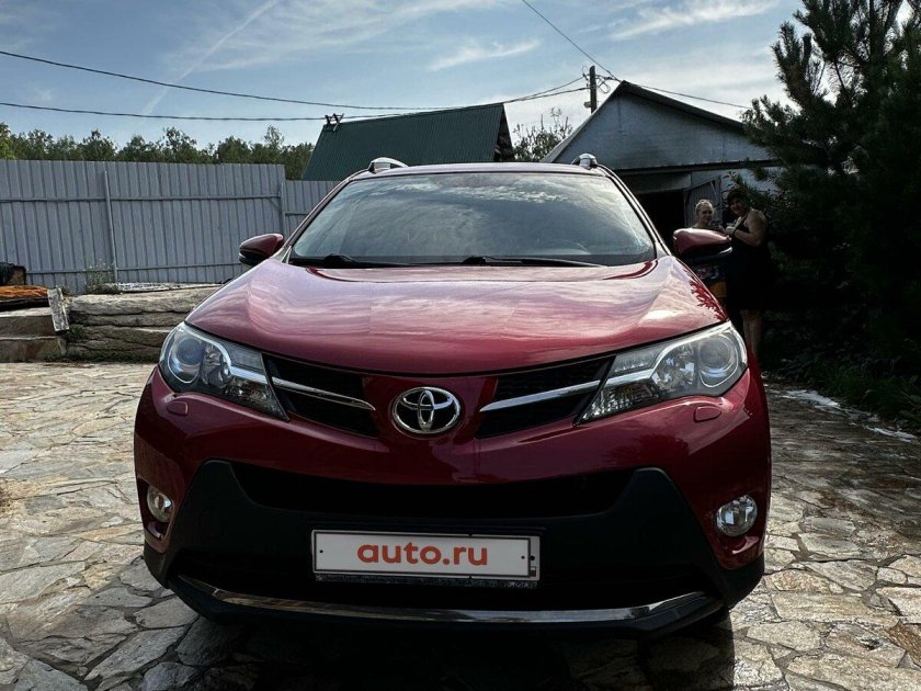 Киа Соренто 2011 красная