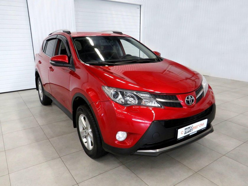 Toyota rav4 красный
