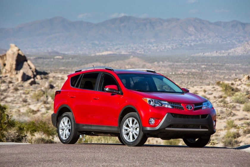 Toyota rav4 красный