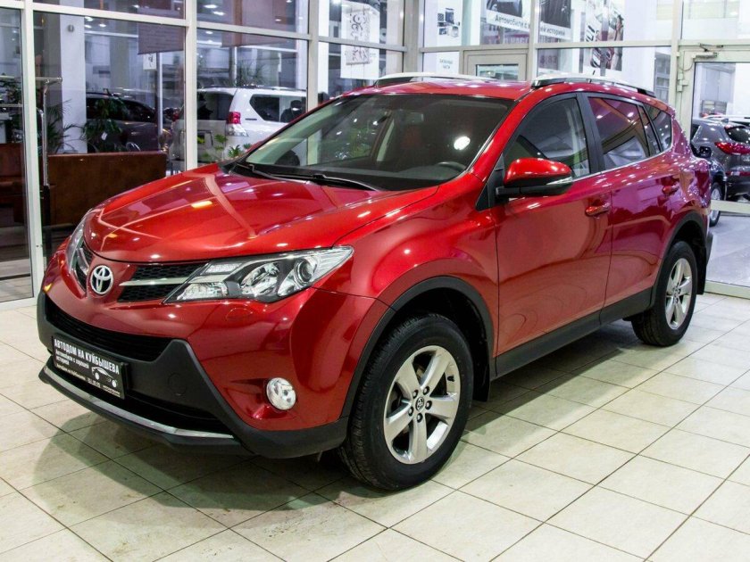Toyota rav4 красный