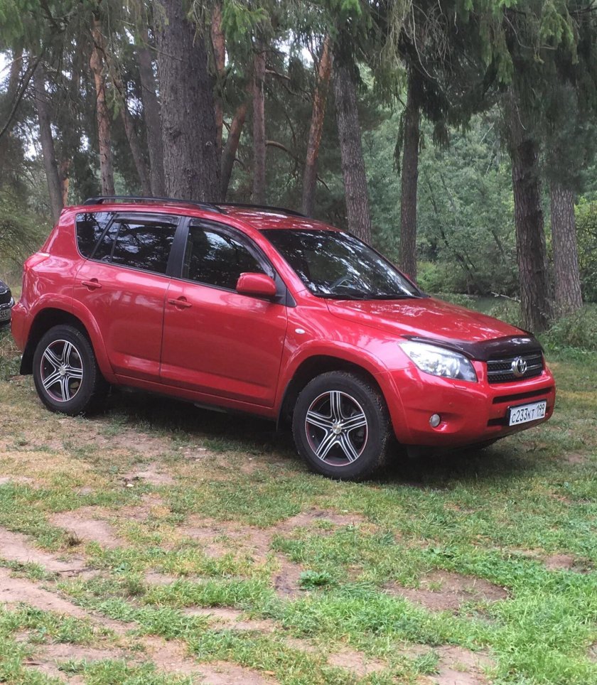 Toyota rav4 Red