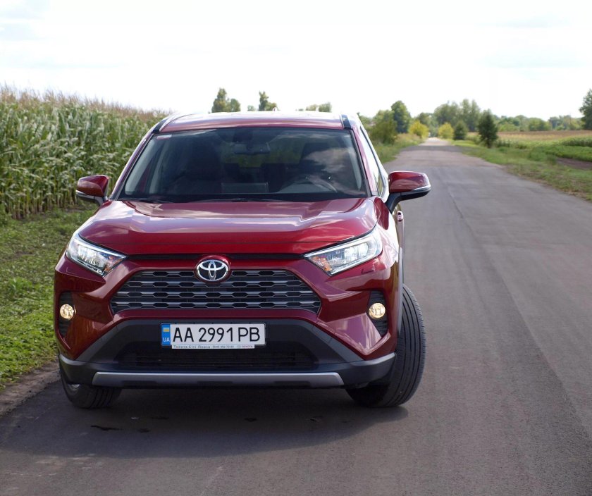 Toyota rav4 красный
