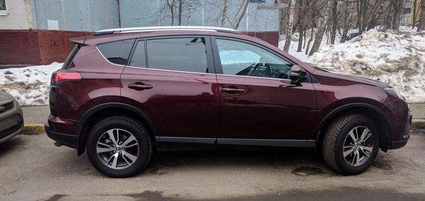 Toyota rav4 бордовый
