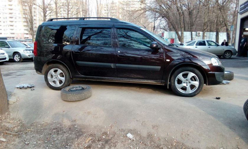 Литые диски на Лада Ларгус кросс