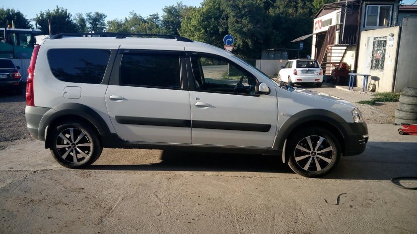 Литые диски на Лада Ларгус кросс