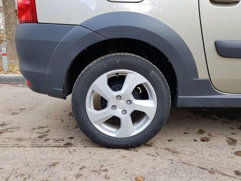 Резина Лада Ларгус r15