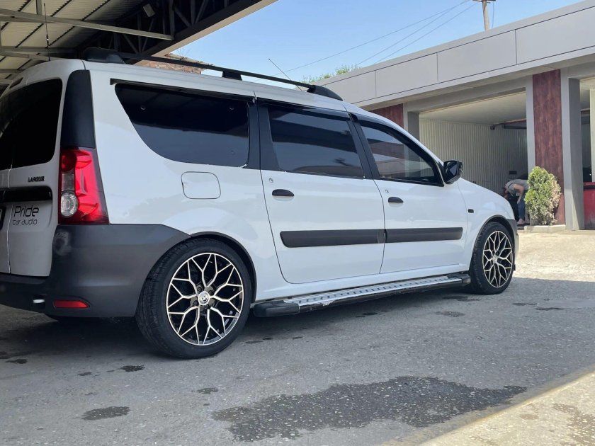 Лада Ларгус r17