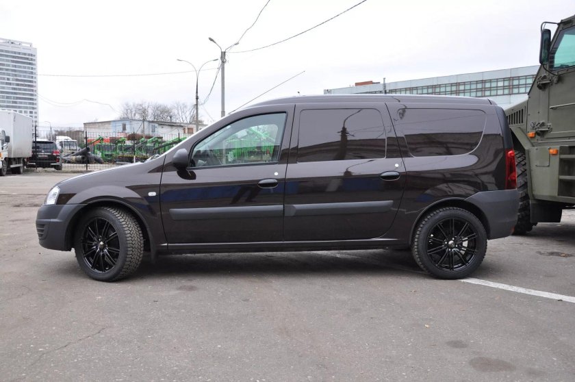 Лада Ларис коричневый 17 диски