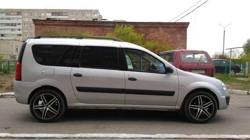 Лада Ларгус r17