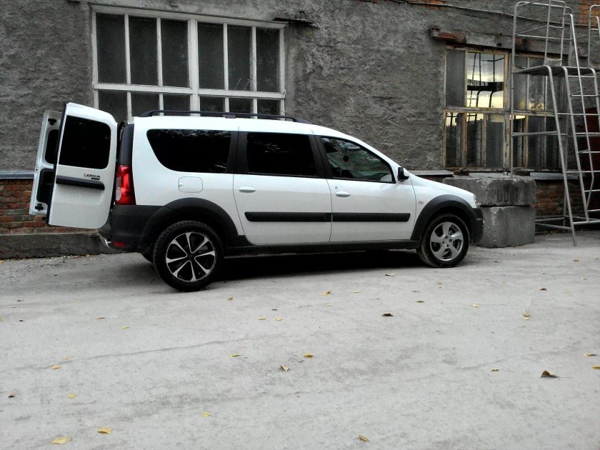 Литые диски на Лада Ларгус кросс