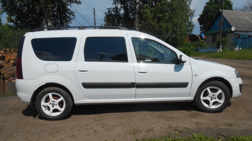 Лада ларгус белая