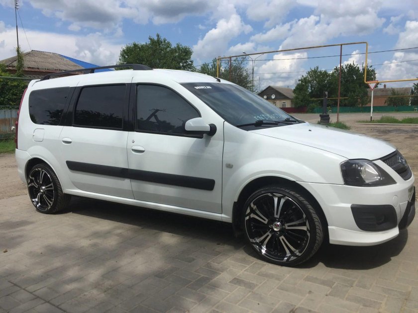 Лада Ларгус на 17 дисках