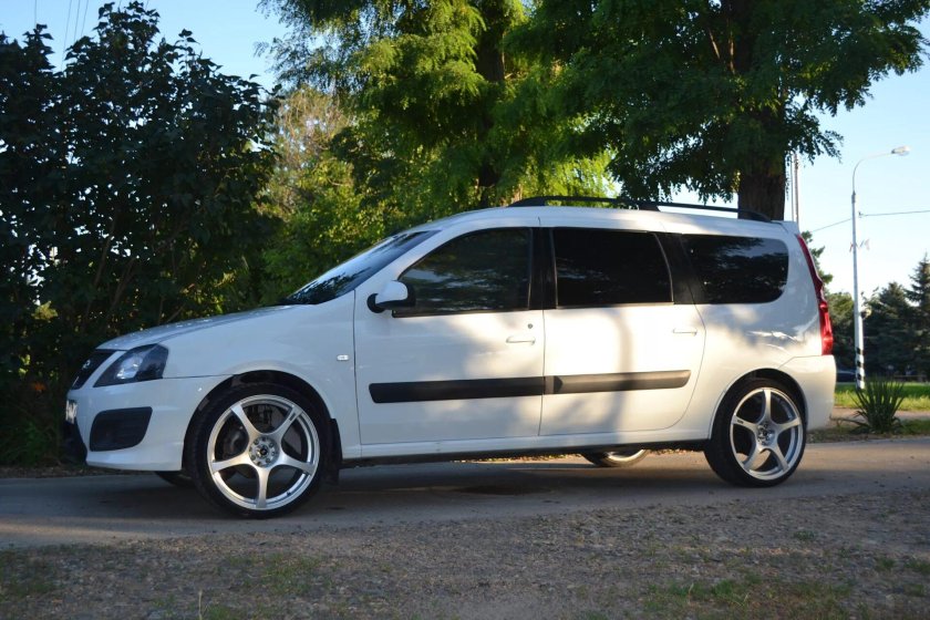 Лада Ларгус на 19 дисках