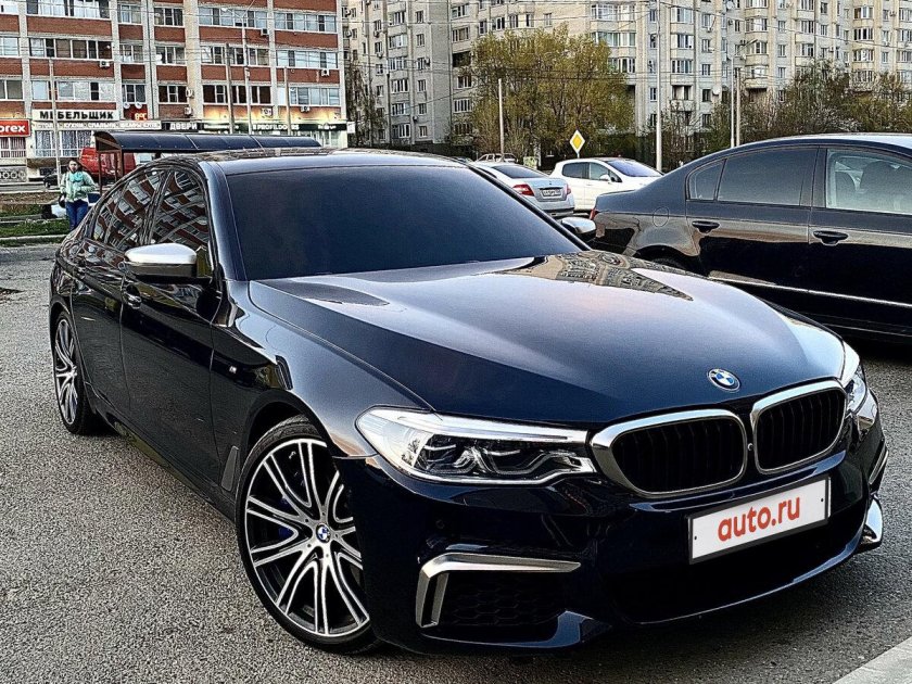 БМВ 5 2017