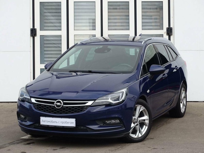 Опель Астра 2017 года