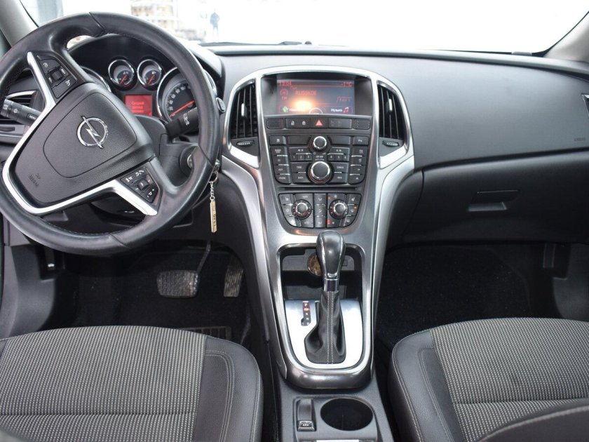 Opel Astra j 2012 салон