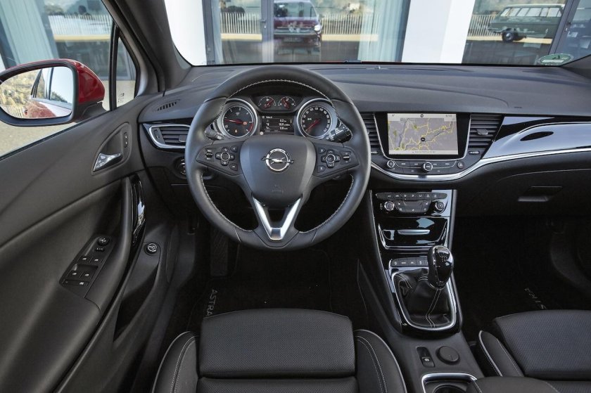 Opel Astra 2017 салон