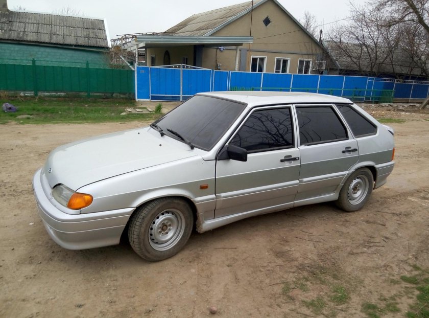 ВАЗ 2114 серебристая тонированная