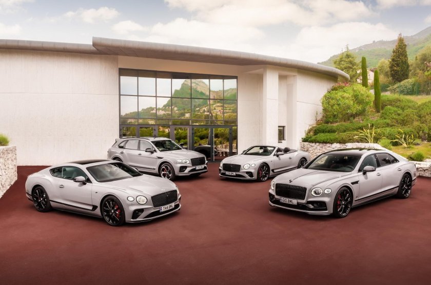 Бентли Flying Spur 2022