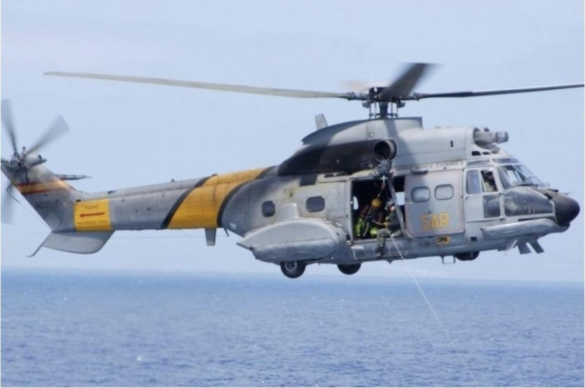 Вертолет as 332 super Puma