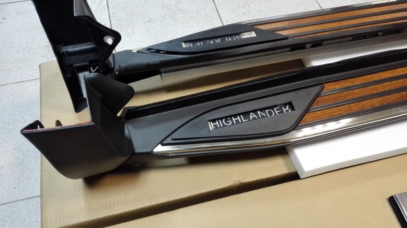 Пороги Land Cruiser 200