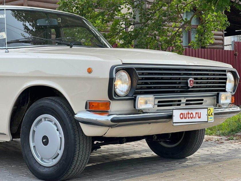 Волга газ 2410 белая