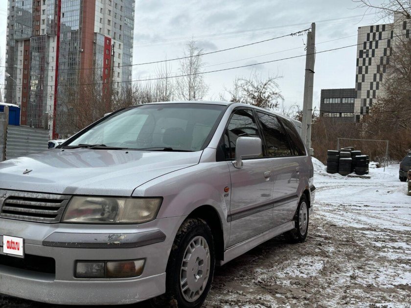 Митсубиси шариот грандис 2001