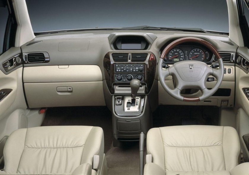 Шариот Грандис 1999