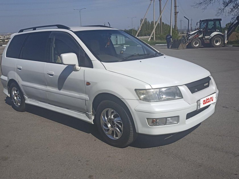 Мицубиси шариот грандис 1998