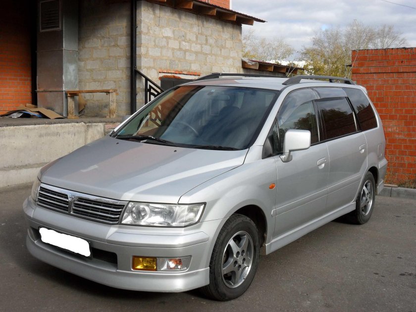 Митсубиси Гранд Шариот