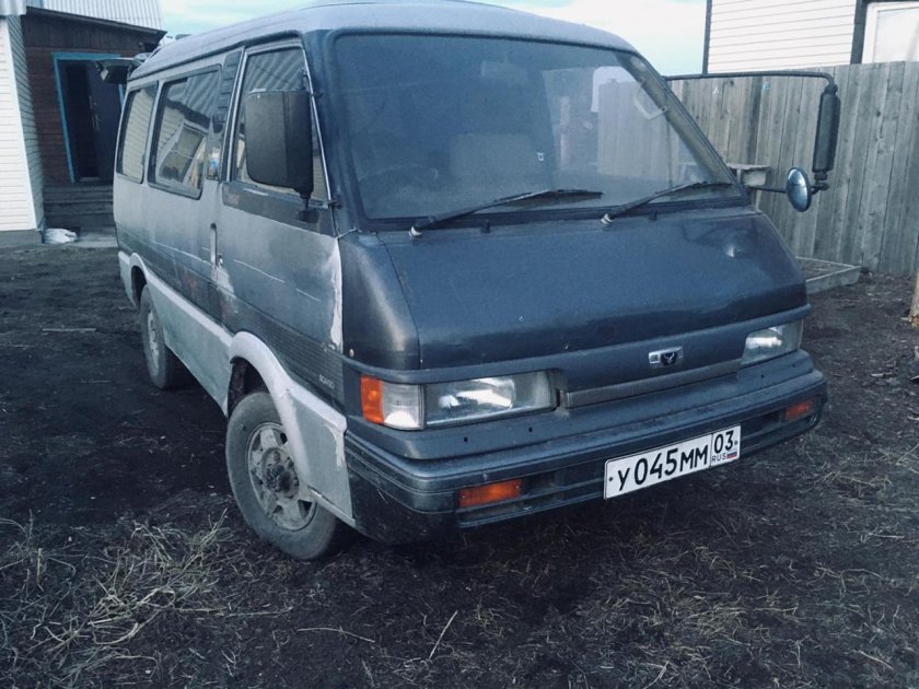 Mazda bongo 1990 4wd