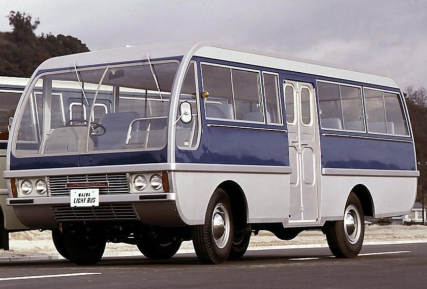 Mazda Bus