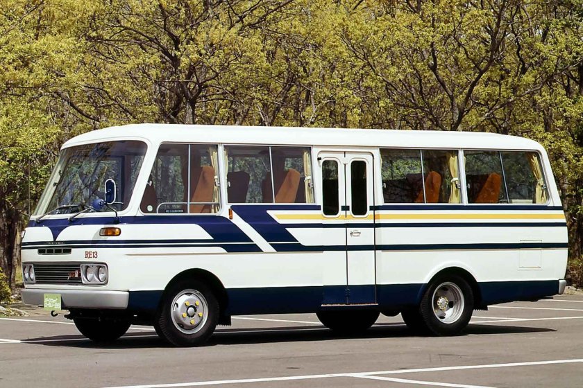 Роторный автобус Мазда