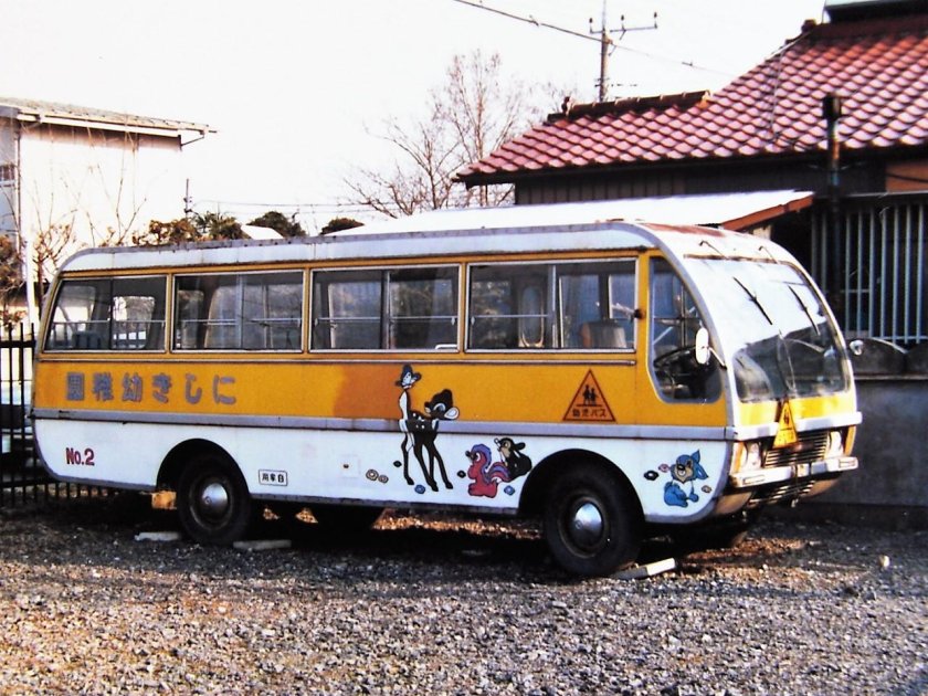 Mazda Bus