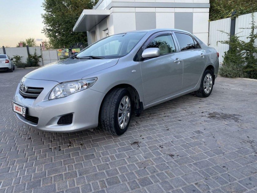 Corolla 150 серебристая