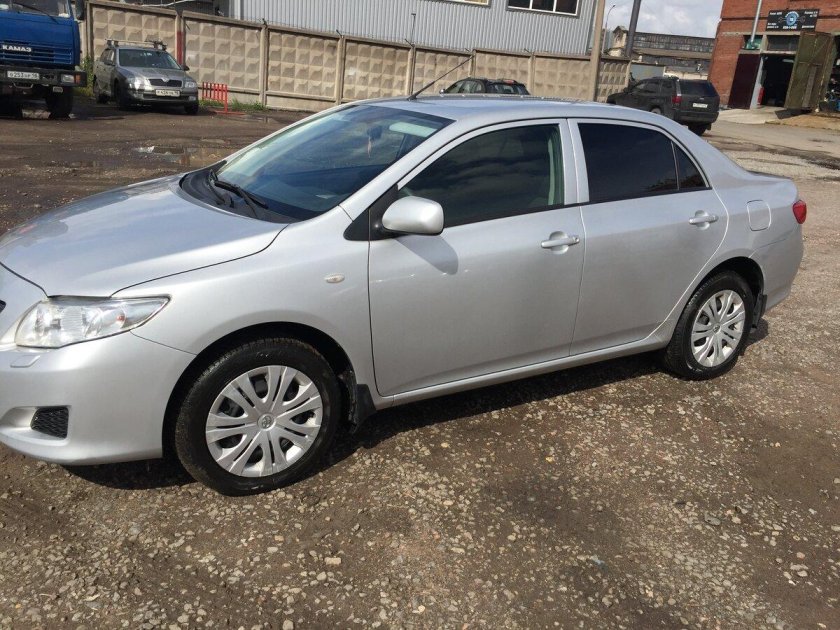 Тойота Королла 2007 серебристая