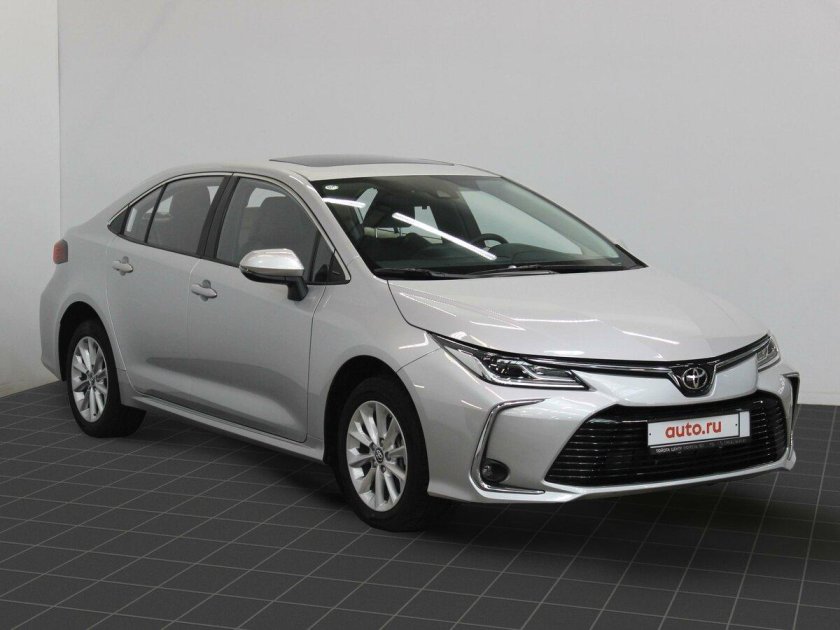 Тойота Королла 2022 салон