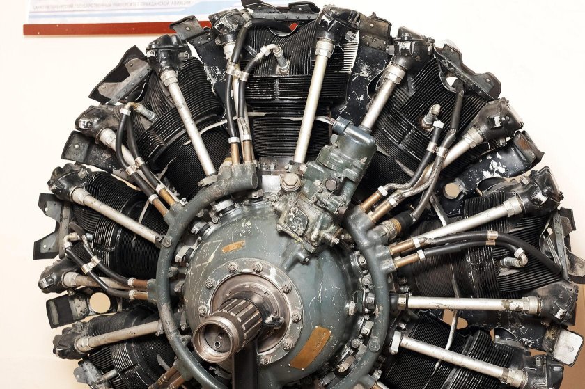 Поршневой авиационный двигатель