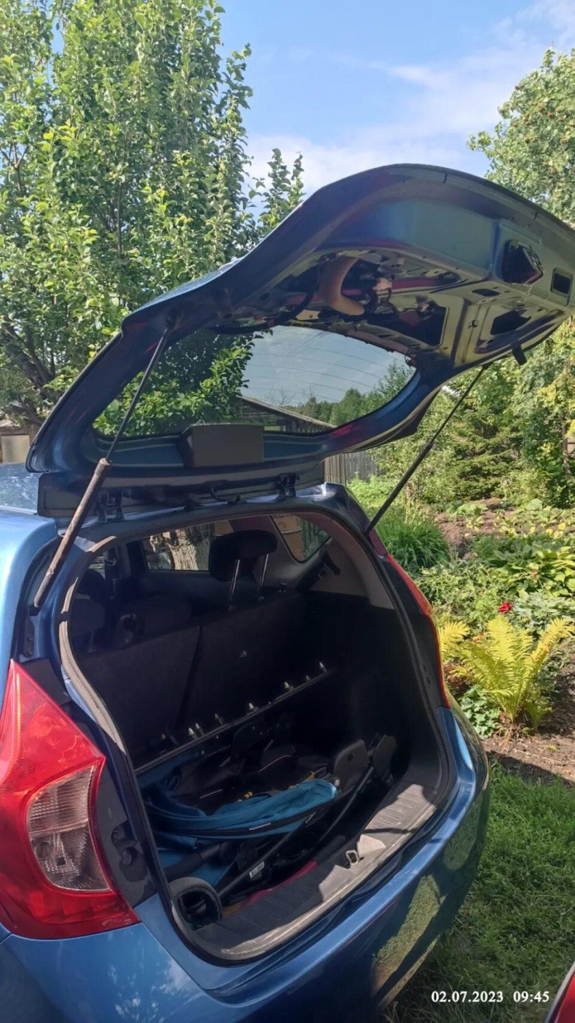 Обшивка крышки багажника Ниссан Альмера Классик b10