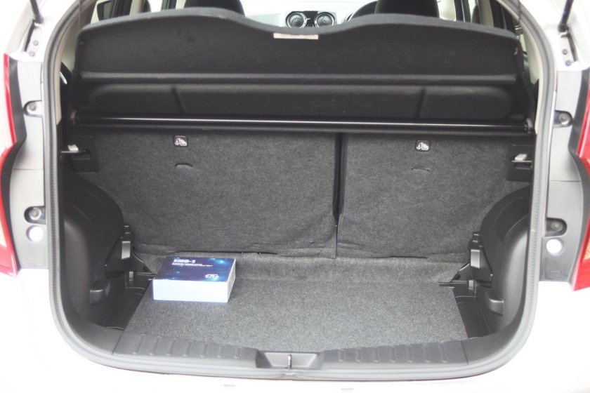 Nissan Note багажник