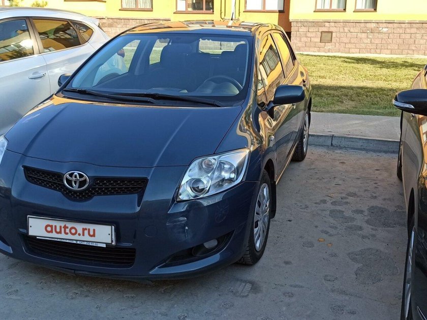 Тойота аурис 2009