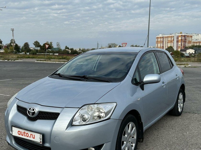 Тойота аурис 2007 года