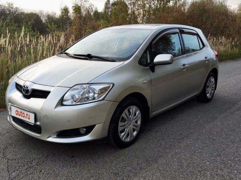 Тойота аурис 2008