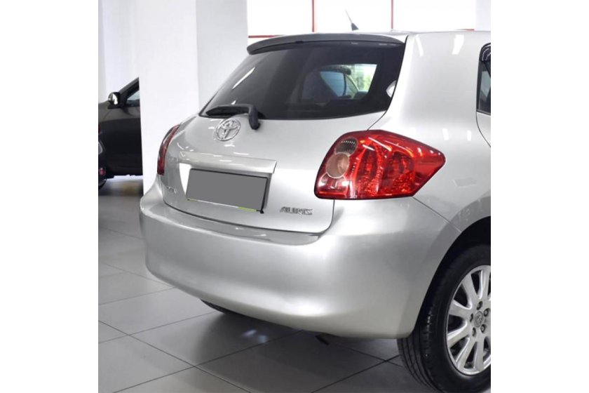 Бампер задний Тойота аурис 2007