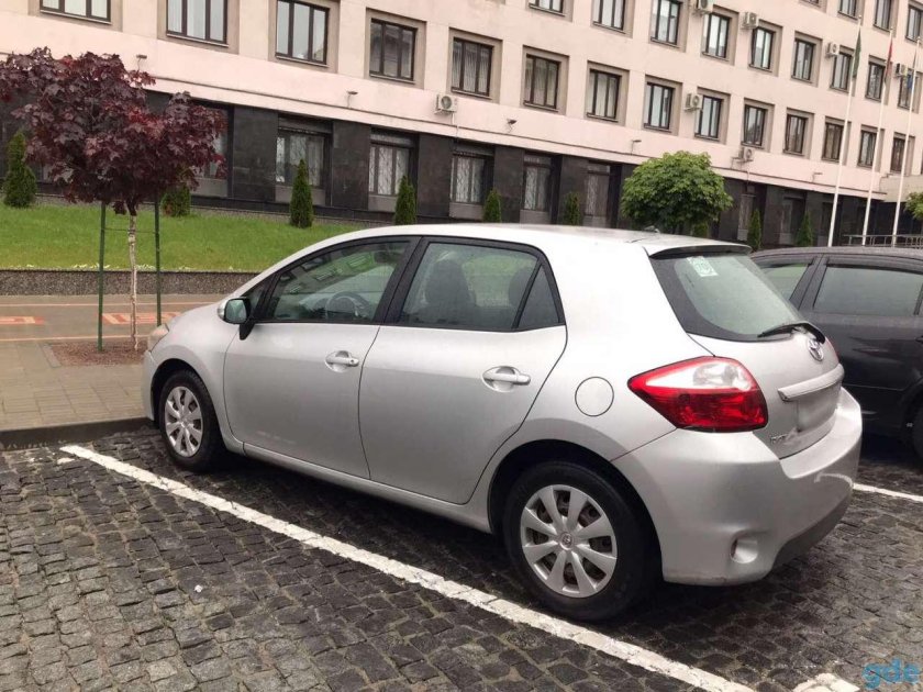 Тойота аурис Рестайлинг 2010