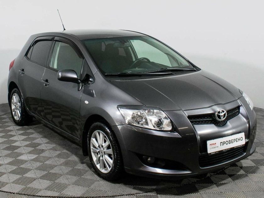 Toyota Auris 2008 г