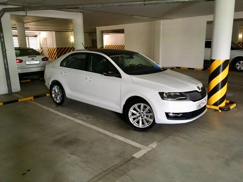 Skoda Rapid Black Edition