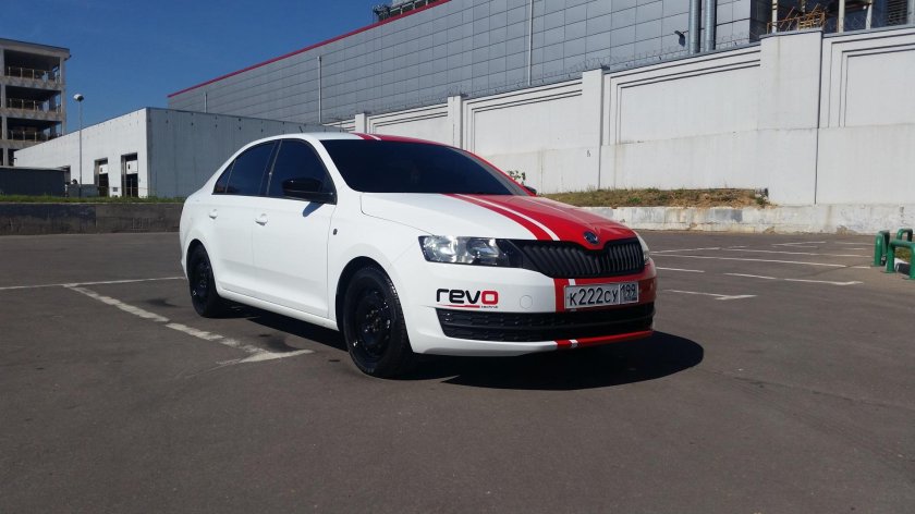 Skoda Rapid White Tuning